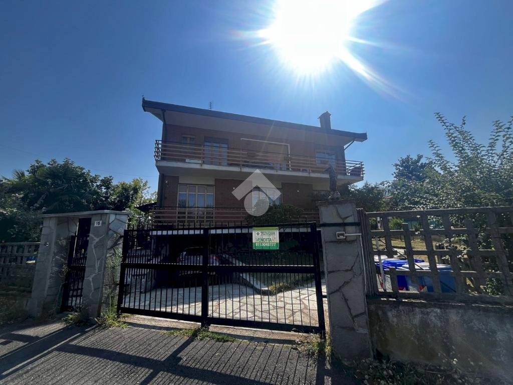 Appartamento Via Ugo Foscolo, Bruino - foto 2