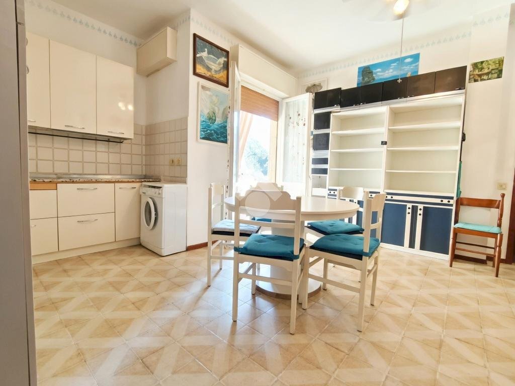Three-room apartment Viale Francesco Petrarca, Ravenna (neighborhood Lido Adriano) - photo 1