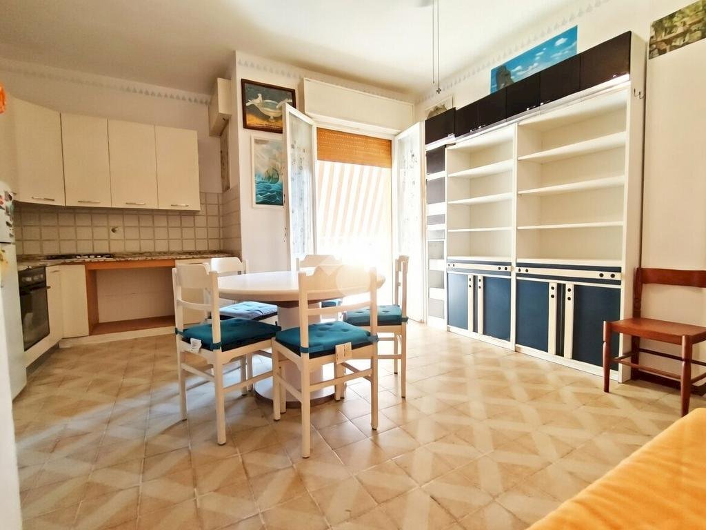 Three-room apartment Viale Francesco Petrarca, Ravenna (neighborhood Lido Adriano) - photo 2