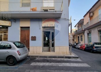 Edificio all\'aperto - Locale Commerciale Re Martino
 
169, Aci Castello - foto 2