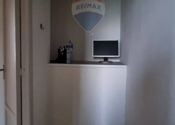 Hall / corridoio - Locale Commerciale Re Martino
 
169, Aci Castello - foto 11