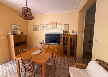 Sala da pranzo - Trilocale Lungomare dei Ciclopi
 
107, Aci Castello - foto 16