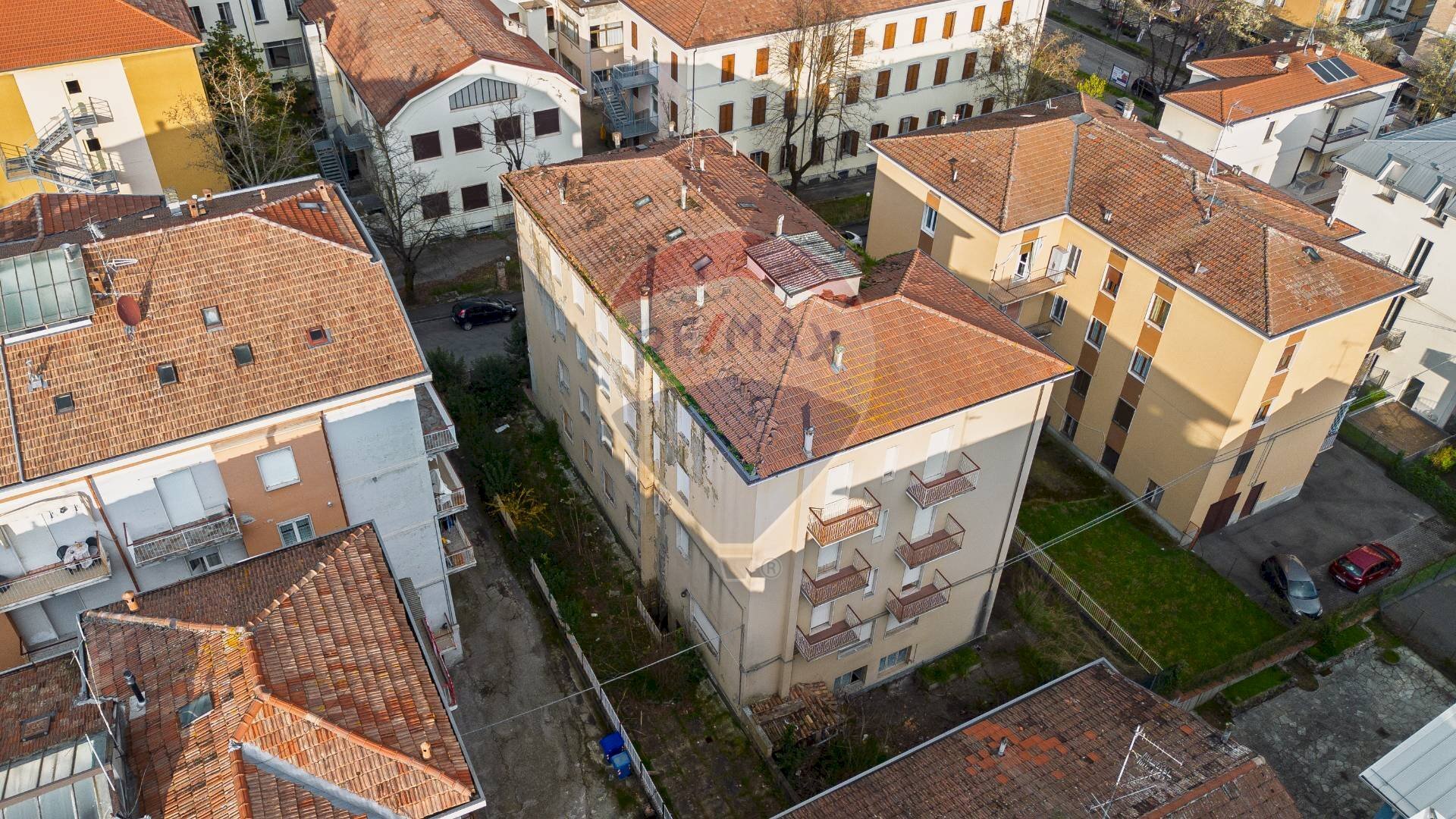 Edificio all\'aperto - Stable - Palace Viale Giuseppe Verdi
 
3, Salsomaggiore Terme - photo 1