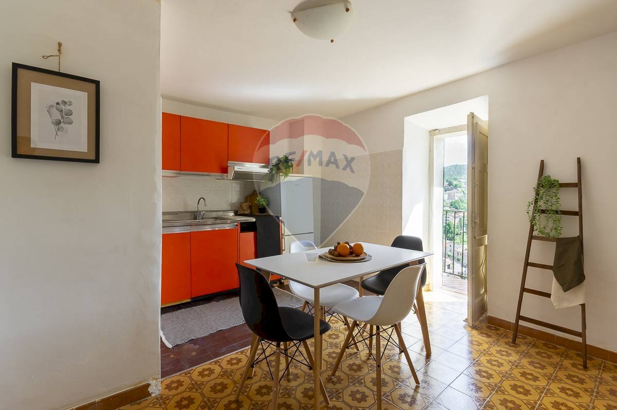 Sala da pranzo - Independent house Via Stretta
 
26, Barrea - photo 1