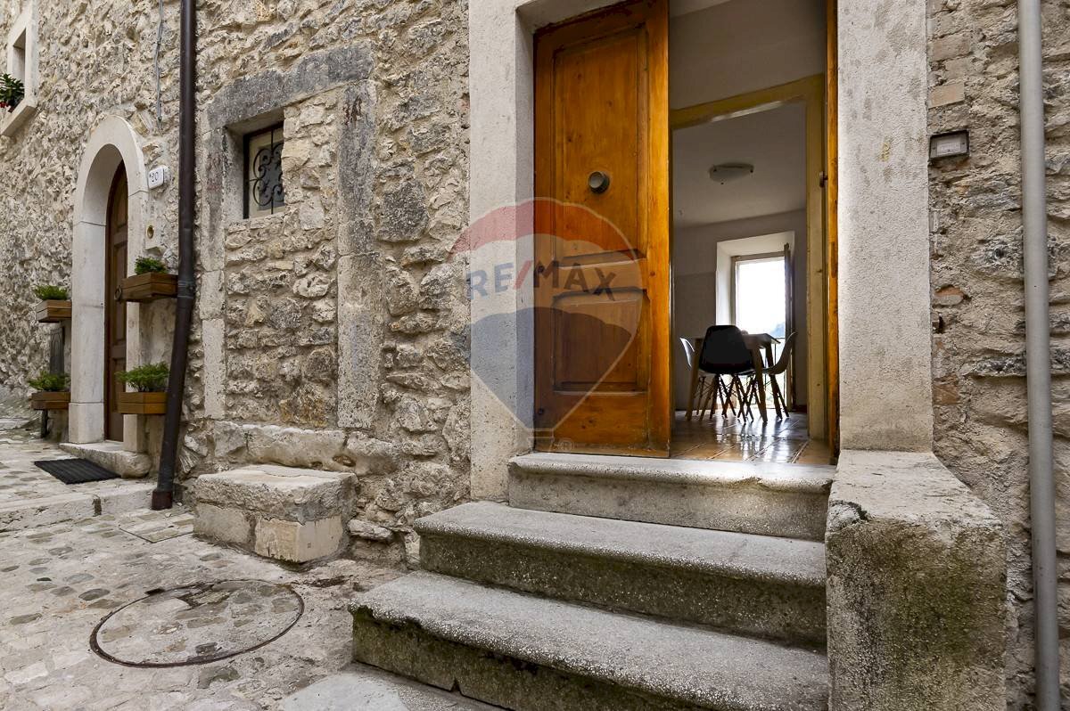 Scale - Independent house Via Stretta
 
26, Barrea - photo 2