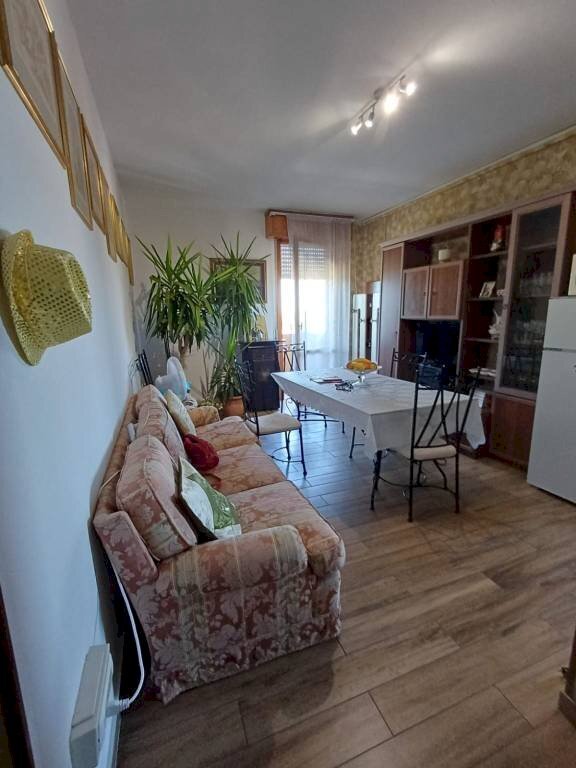 Salone - Bilocale via Enrico Fermi, Carpi - foto 2