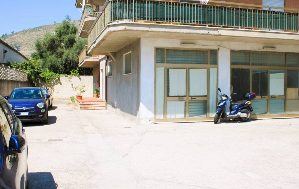 Facciata - Shed via Alcide De Gasperi, Formia - photo 2