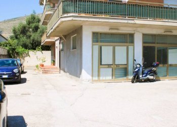 Facciata - Shed via Alcide De Gasperi, Formia - photo 2