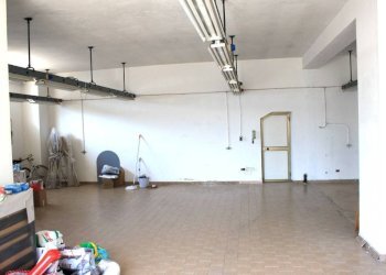 Interno non residenziale - Shed via Alcide De Gasperi, Formia - photo 3