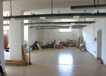 Interno non residenziale - Shed via Alcide De Gasperi, Formia - photo 5