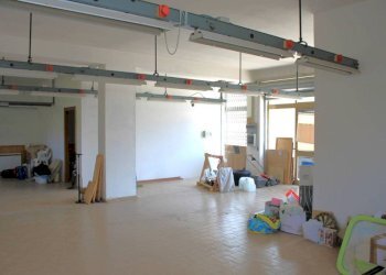 Interno non residenziale - Shed via Alcide De Gasperi, Formia - photo 8