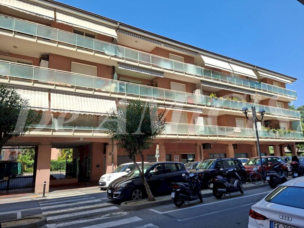 Facciata - Three-room apartment via Aldo Moro, 10, Vallecrosia - photo 2