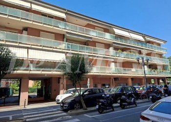 Facciata - Trilocale via Aldo Moro, 10, Vallecrosia - foto 2