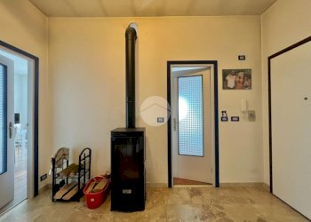 Three-room apartment Via fontana, Traves - photo 24
