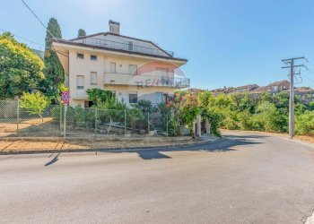 Edificio all\'aperto - Quadrilocale Sant'Elpidio a Mare - foto 2