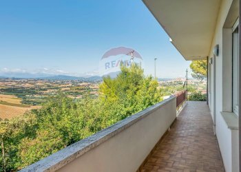Balcone - Quadrilocale Sant'Elpidio a Mare - foto 1