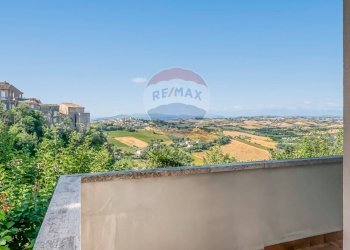 Balcone - Quadrilocale Sant'Elpidio a Mare - foto 10