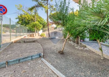 Giardino - Quadrilocale Sant'Elpidio a Mare - foto 26