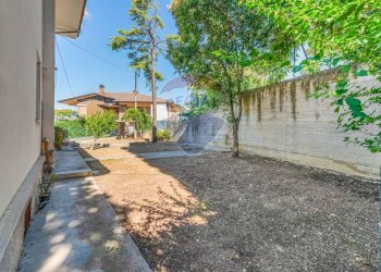 Giardino - Quadrilocale Sant'Elpidio a Mare - foto 29