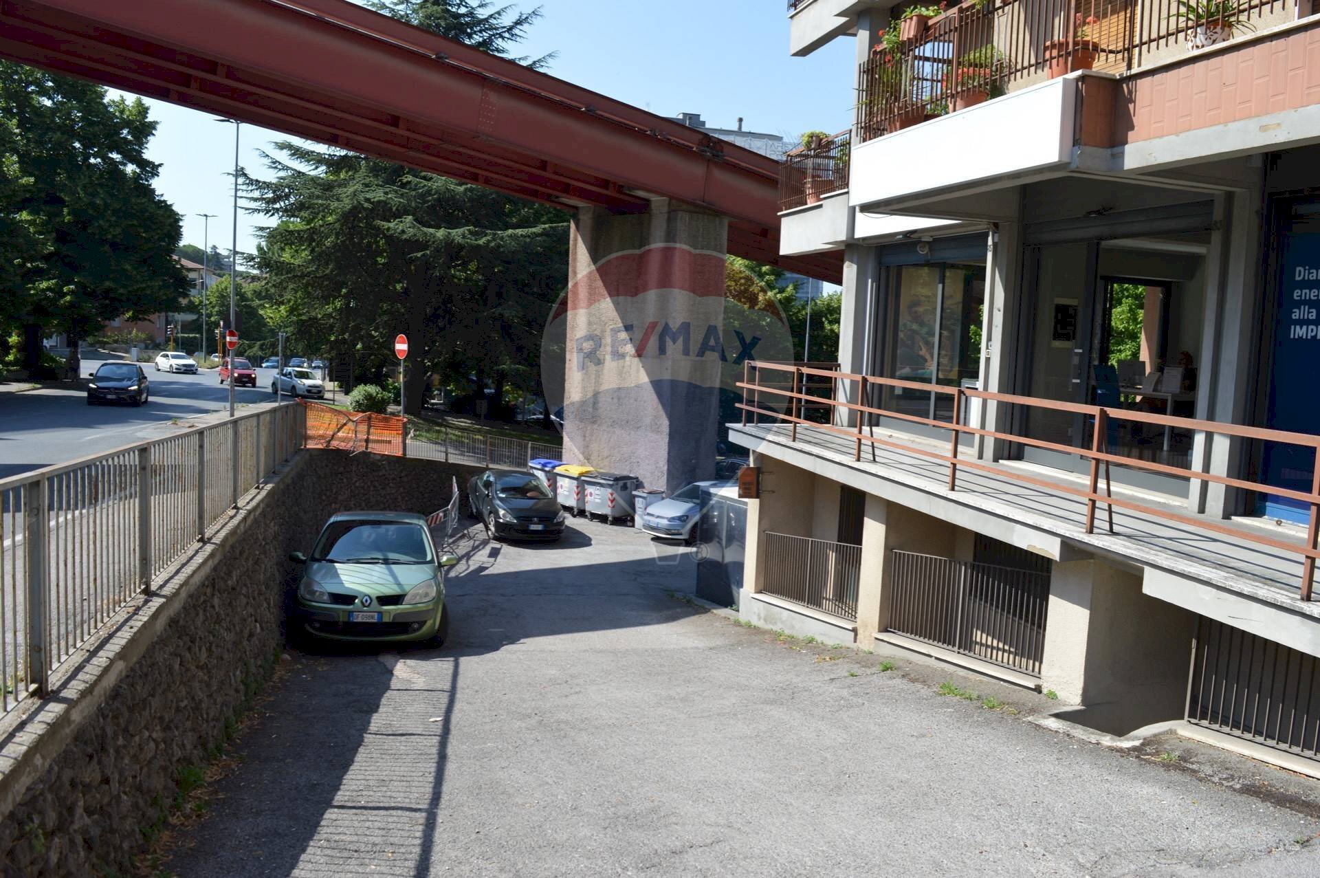 Terrazza - Commercial Premises Via Ruggero D'Andreotto
85, Perugia - photo 3