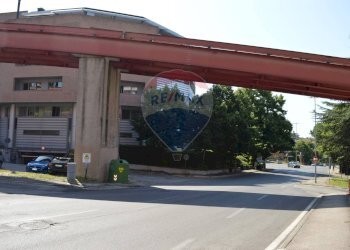 Edificio all\'aperto - Locale Commerciale Via Ruggero D'Andreotto
 
85, Perugia - foto 7