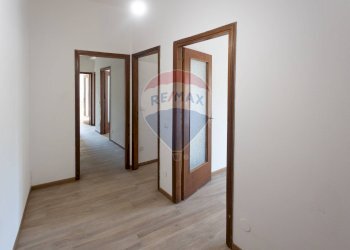 Hall / corridoio - Four-room apartment Piazzale della Stazione
 
3, Salsomaggiore Terme - photo 3