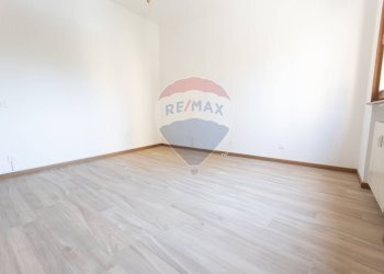 Stanza vuota - Four-room apartment Piazzale della Stazione
 
3, Salsomaggiore Terme - photo 15