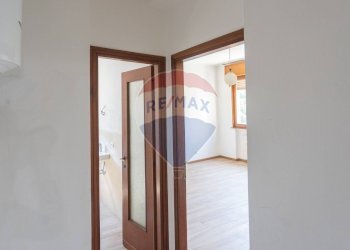 Hall / corridoio - Four-room apartment Piazzale della Stazione
 
3, Salsomaggiore Terme - photo 19