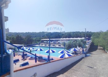 Piscina - Attività Commerciale Castelforte - foto 20