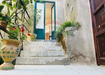 Scale - Independent house VIA G. FONTANA
 
7, Erice - photo 12