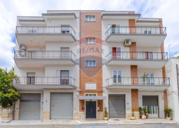 Edificio all\'aperto - Appartamento Via Cesare Battisti
 
121, Alberobello - foto 11