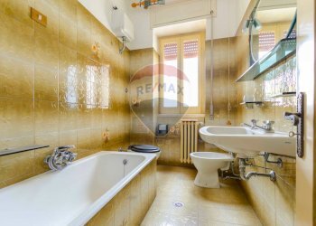 Bagno - Appartamento Via Cesare Battisti
 
121, Alberobello - foto 5