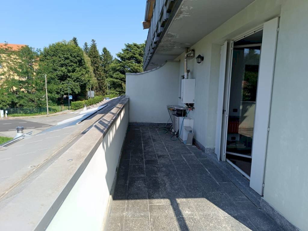 Terrazzo - Bilocale via Aurelio Saffi, 136, Varese - foto 1