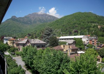 Vista sala - Trilocale viale Viale Trento, 3, Torre Pellice - foto 3