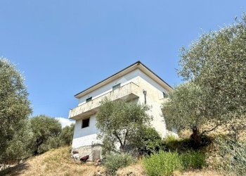 Casa indipendente Regione pantai inferiore, Civezza - foto 5