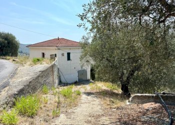 Casa indipendente Regione pantai inferiore, Civezza - foto 10
