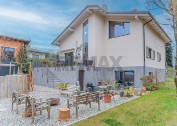 Casa all\'aperto - Villa Via Ten Giuseppe Lionelli Mendozza
 
44, Monvalle - foto 1