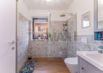Bagno - Villa Via Ten Giuseppe Lionelli Mendozza
 
44, Monvalle - foto 45