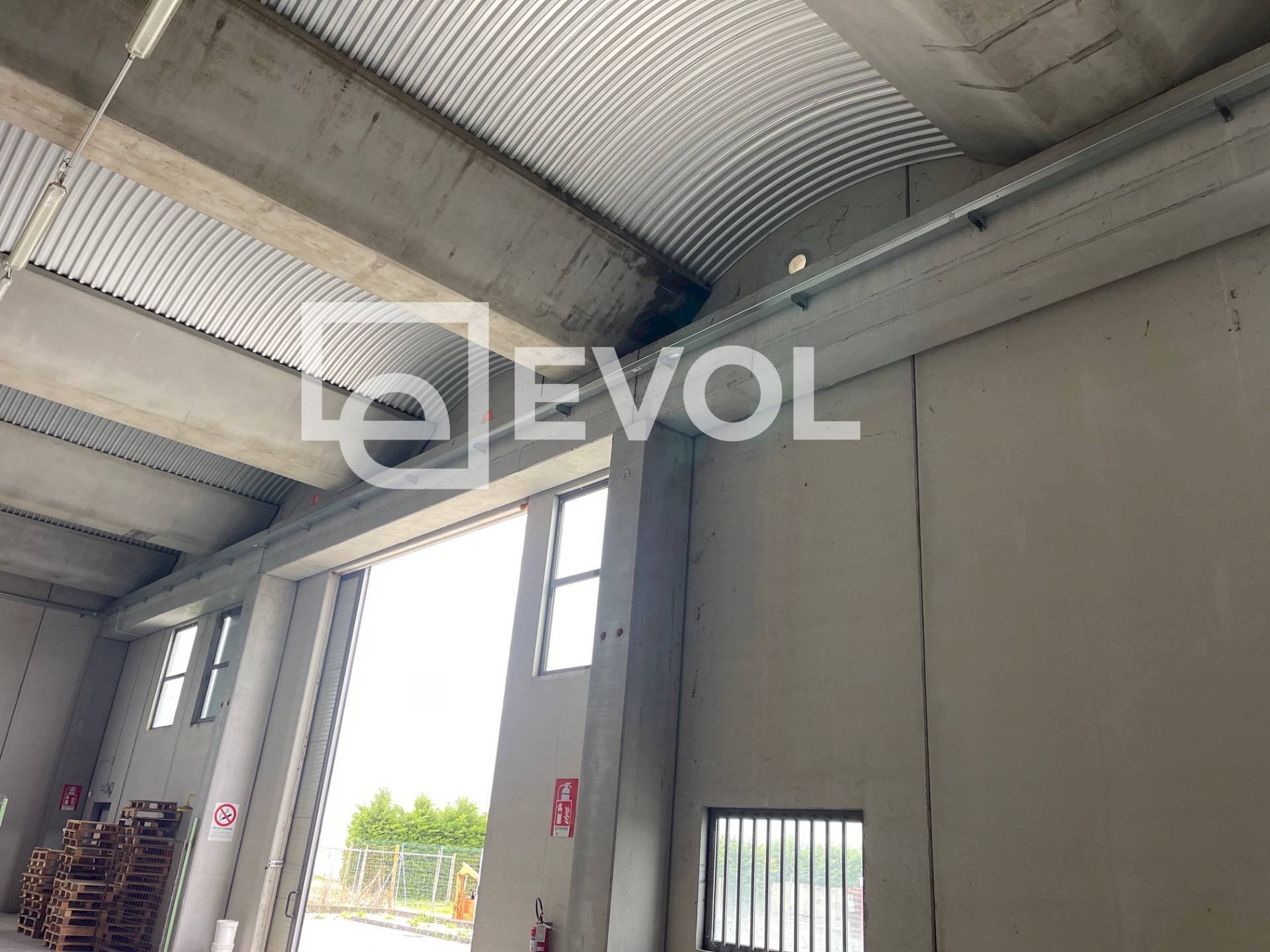 Foto 3 - Capannone piazza Libertà
 
1, Zoppola - foto 3