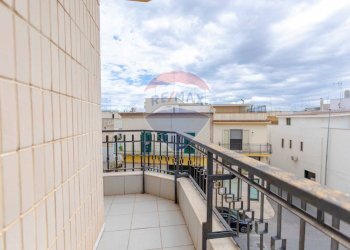 Balcone - Appartamento Via Emilio e Attilio Fratelli Bandiera
 
4, Palagiano - foto 10