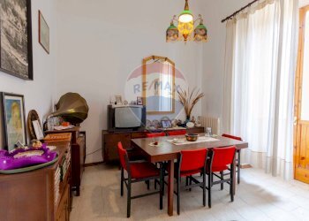 Sala da pranzo - Appartamento Corso Vittorio Emanuele
 
19, Mottola - foto 3