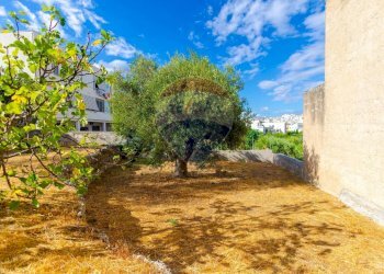 Giardino - Villa Via Salita Lucarelli
 
65, Crispiano - foto 11