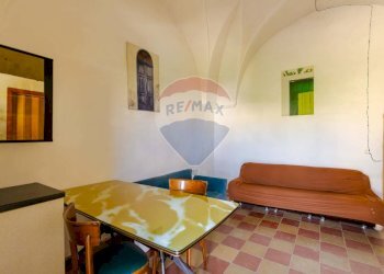 Sala da pranzo - Villa Via Salita Lucarelli
 
65, Crispiano - foto 3