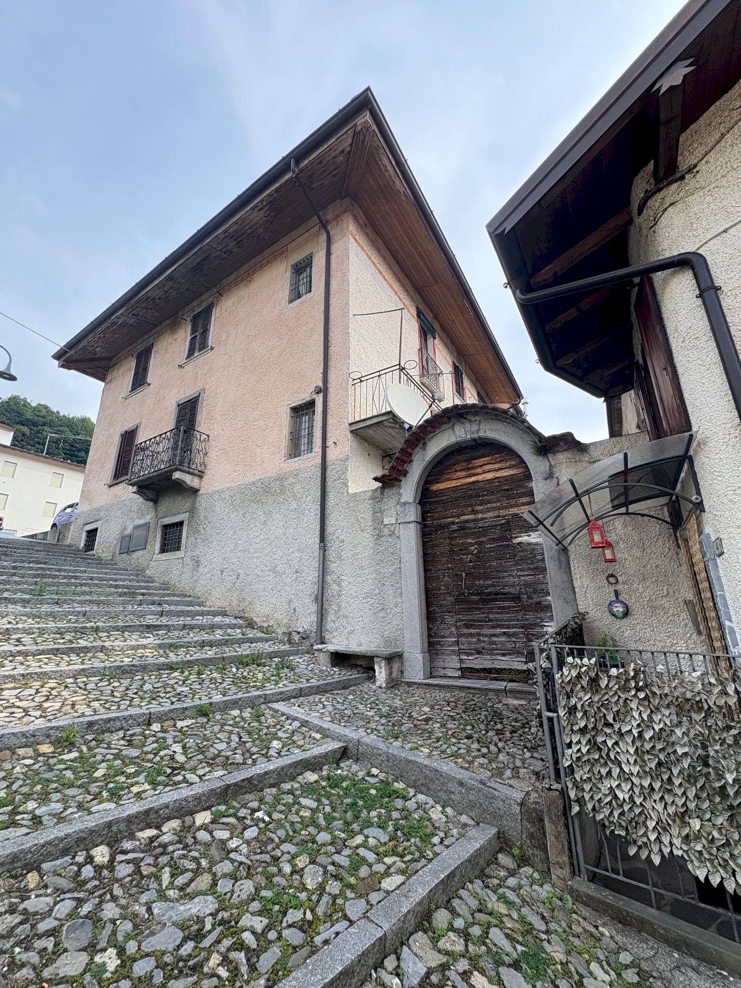 Foto 1 - Casa indipendente Piazza Villassio
 
7, Gorno - foto 1