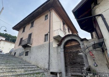 Foto 3 - Casa indipendente Piazza Villassio
 
7, Gorno - foto 3