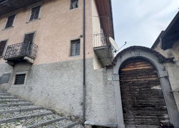 Foto 4 - Casa indipendente Piazza Villassio
 
7, Gorno - foto 4