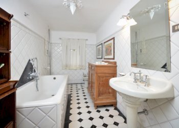 BAGNO - Quadrilocale Via Vito Nicola De Nicolo'
 
5, Bari - foto 14