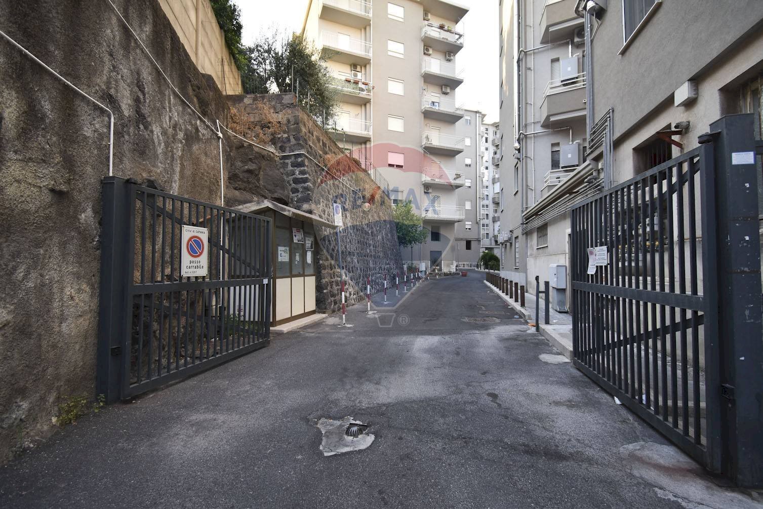 Edificio all\'aperto - Appartamento Via Eleonora D'angio'
 
46, Catania - foto 3