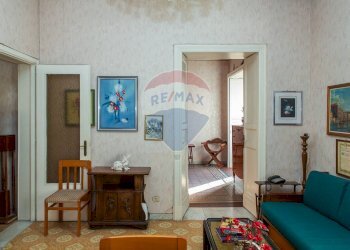 Soggiorno - Appartamento Via Gemmellaro
 
40, Catania - foto 23