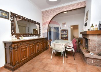 Sala da pranzo - Villa Via del Bosco
 
196, Mascalucia - foto 41